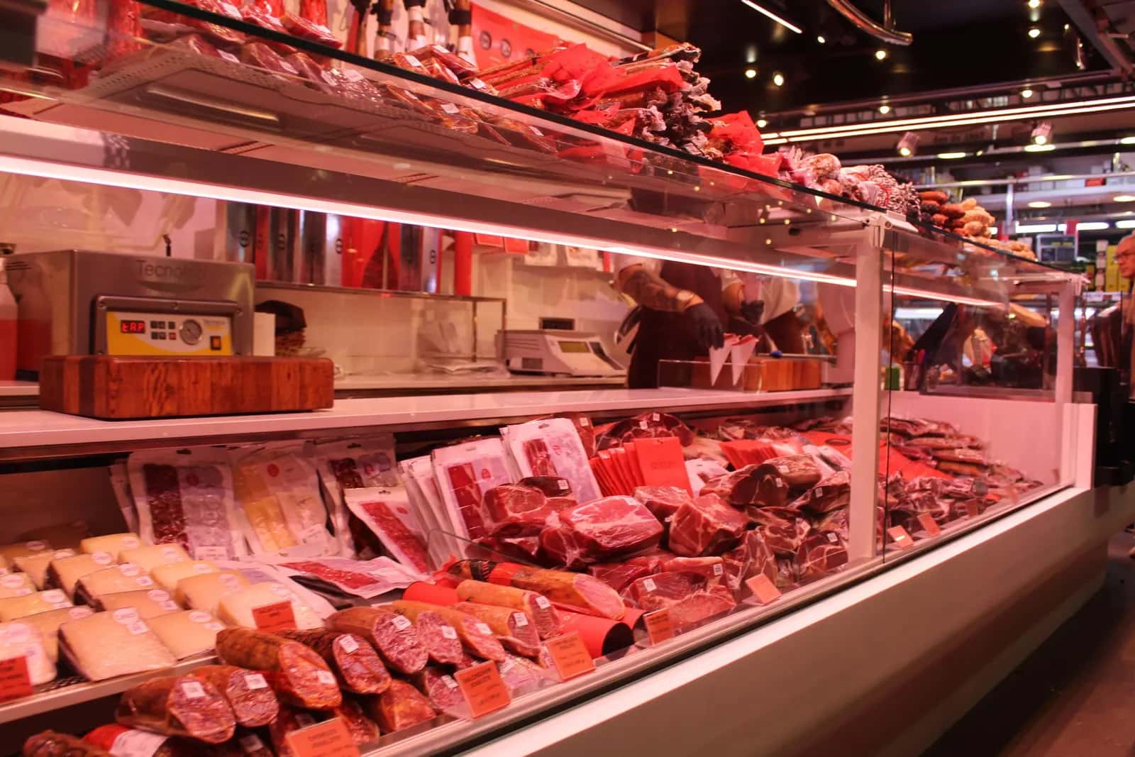 Vitrina refrigerada de un comercio de alimentación